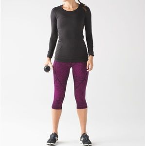 LULULEMON Outrun 17" Crop Leggings in Antique Paisley Size 4